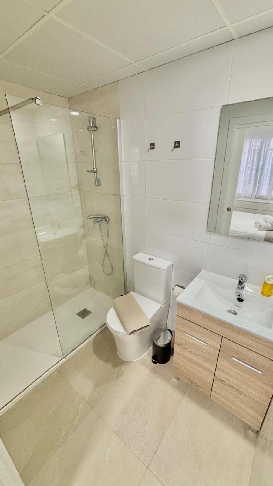 Lofts 4Towers - La Paz Apartman Madrid Szoba fotó